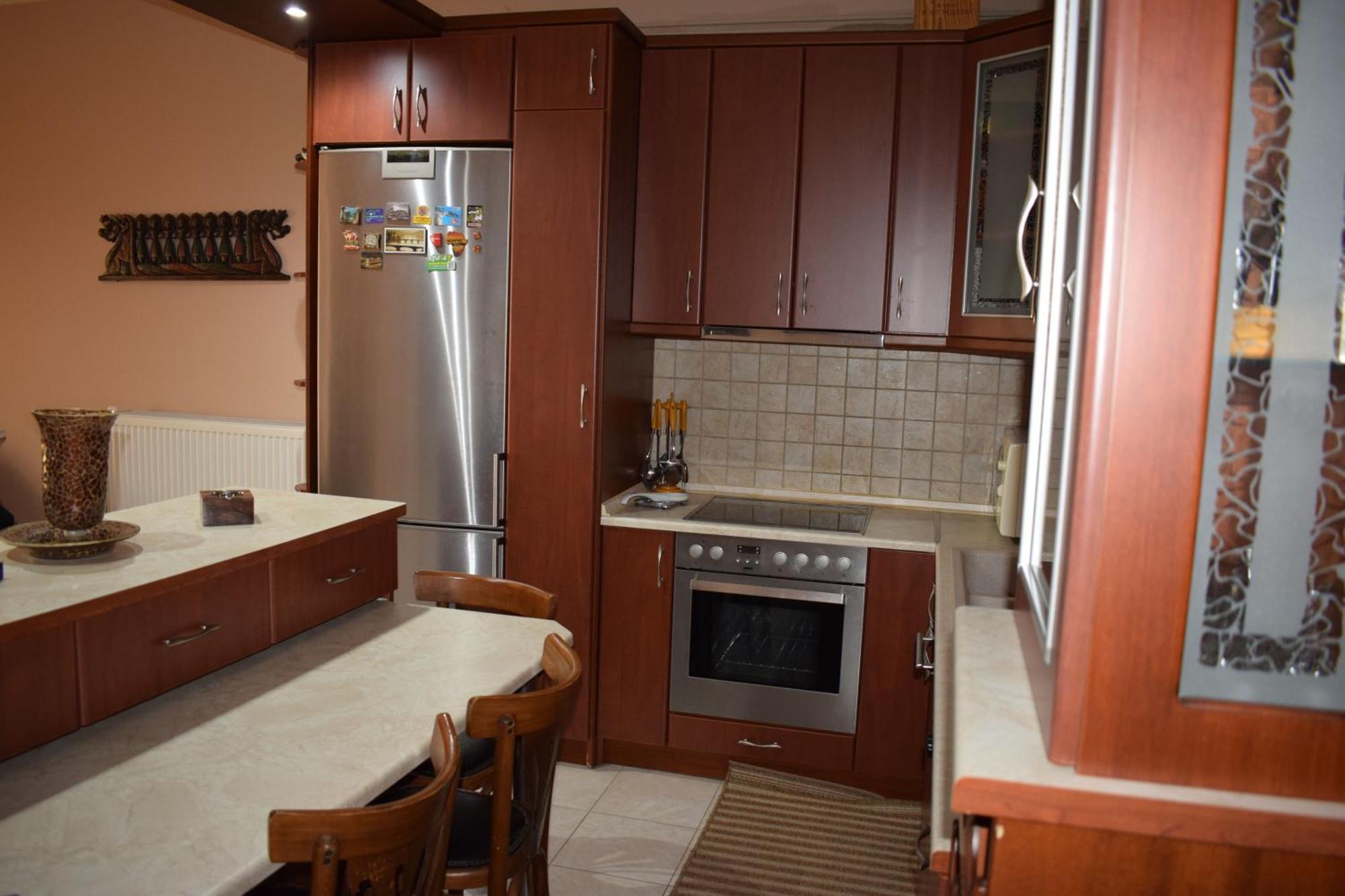 Apartment Walk To Center From Quiet Park *